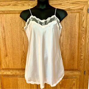 Vintage Delicates lace satiny, baby doll slip dress sleepwear, size large